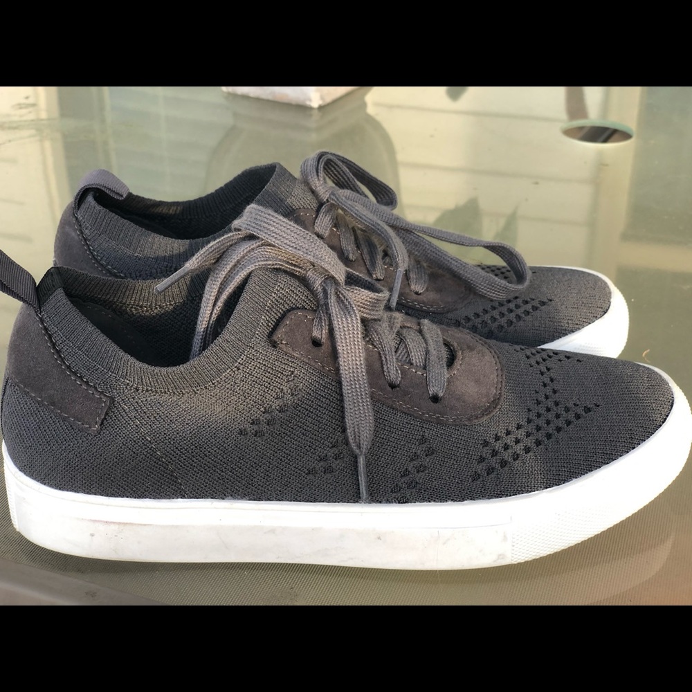 steve madden grey sneakers